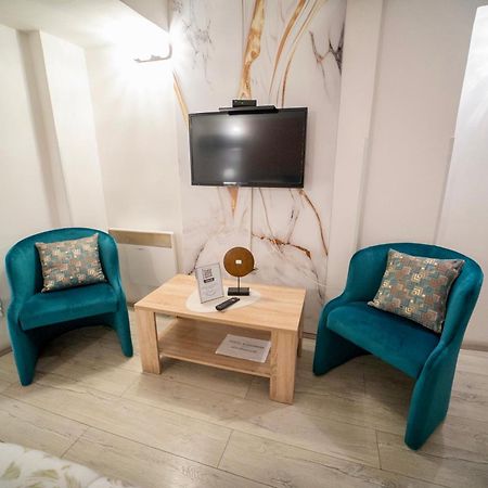 Apartmani Aleksandra U Centru Grada Kragujevac Ngoại thất bức ảnh