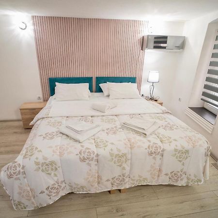 Apartmani Aleksandra U Centru Grada Kragujevac Ngoại thất bức ảnh