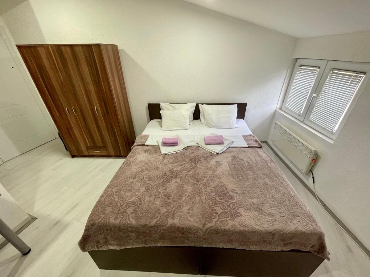 Apartmani Aleksandra U Centru Grada Kragujevac Ngoại thất bức ảnh