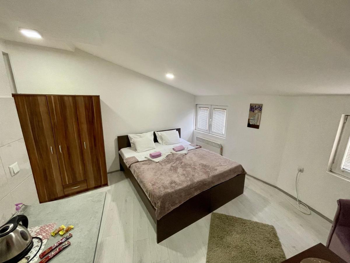 Apartmani Aleksandra U Centru Grada Kragujevac Ngoại thất bức ảnh