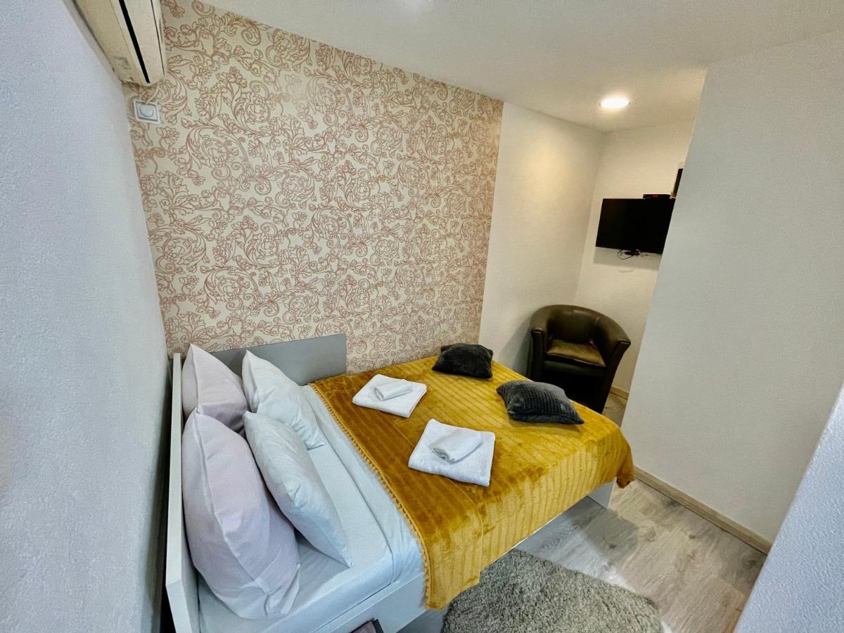 Apartmani Aleksandra U Centru Grada Kragujevac Ngoại thất bức ảnh
