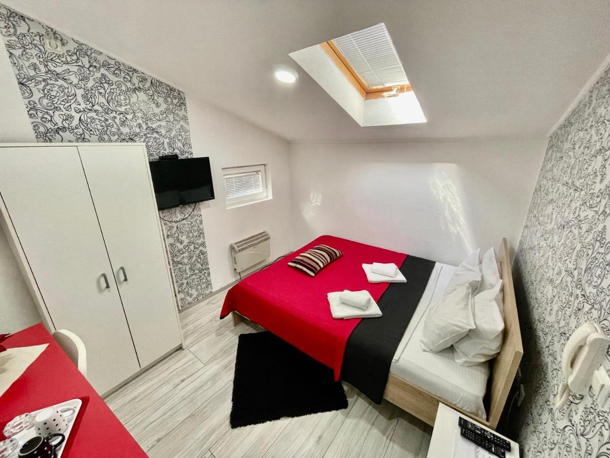 Apartmani Aleksandra U Centru Grada Kragujevac Ngoại thất bức ảnh