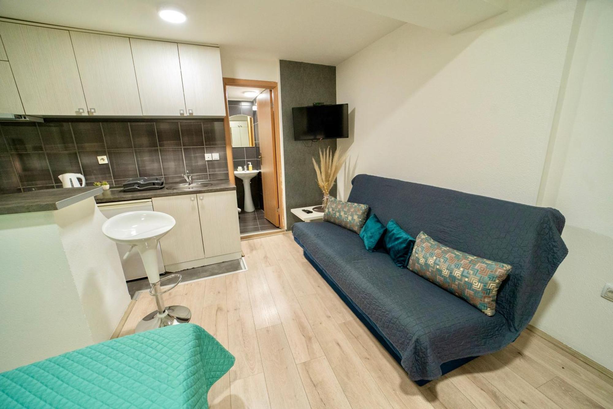 Apartmani Aleksandra U Centru Grada Kragujevac Ngoại thất bức ảnh