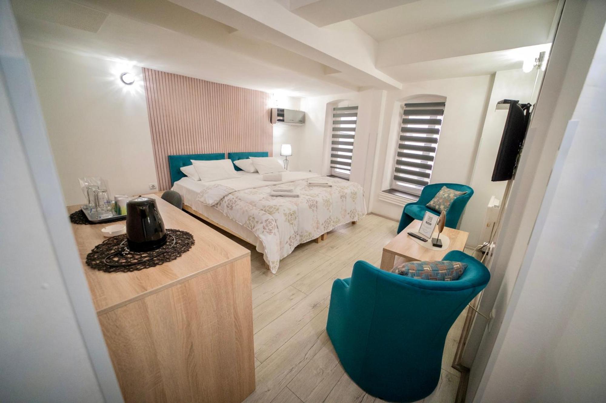 Apartmani Aleksandra U Centru Grada Kragujevac Ngoại thất bức ảnh