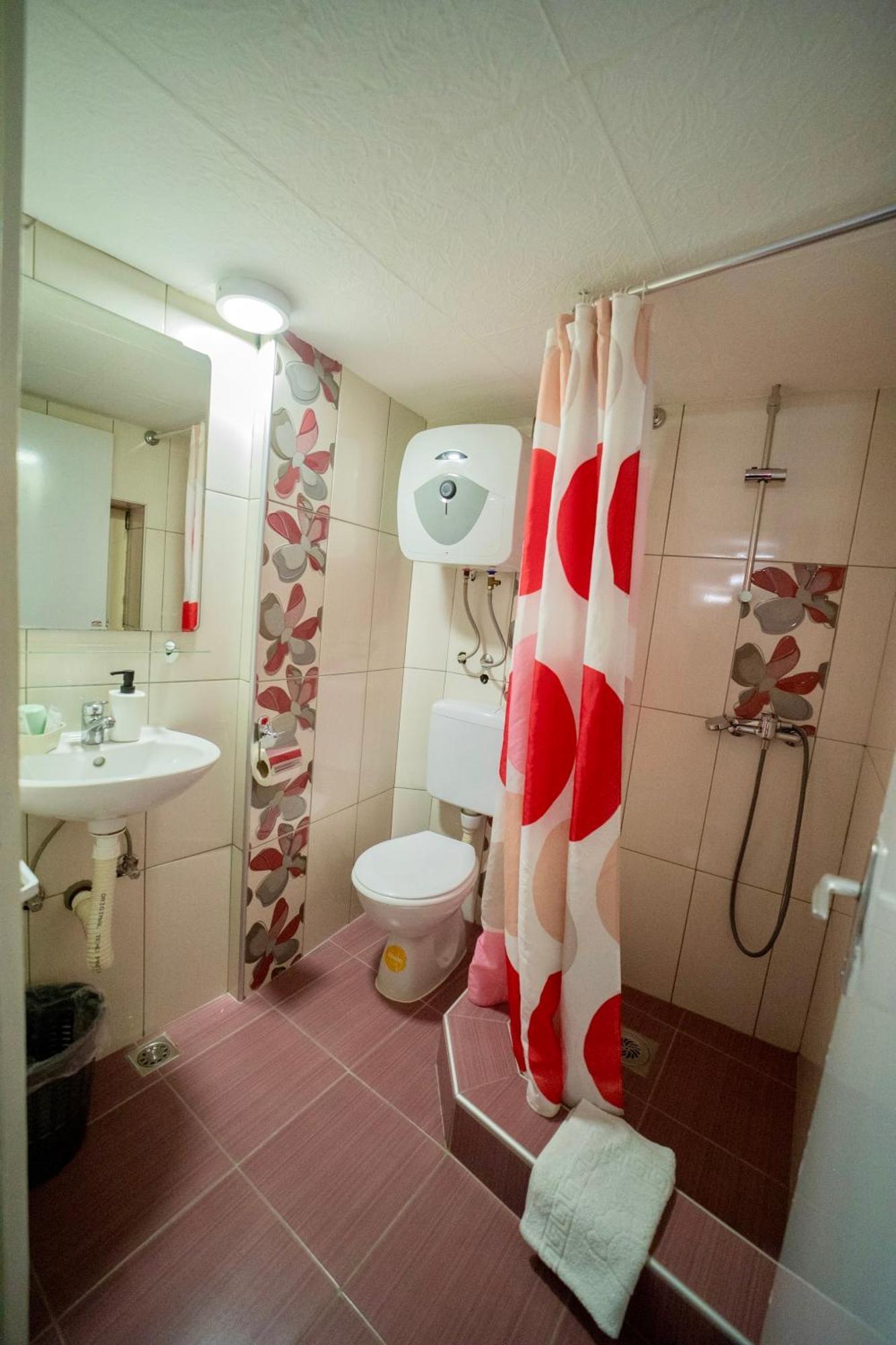 Apartmani Aleksandra U Centru Grada Kragujevac Ngoại thất bức ảnh