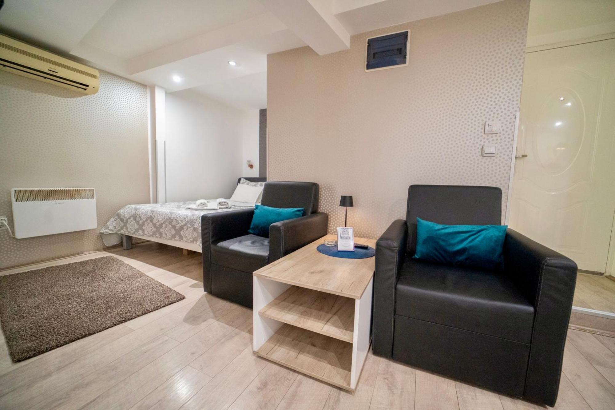 Apartmani Aleksandra U Centru Grada Kragujevac Ngoại thất bức ảnh