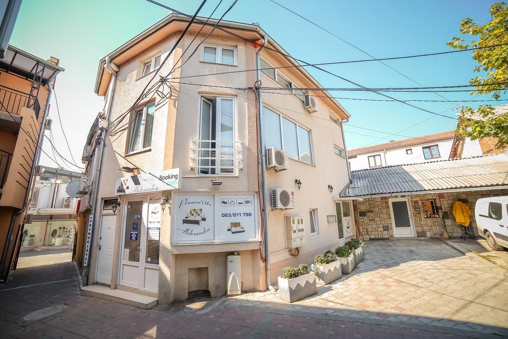 Apartmani Aleksandra U Centru Grada Kragujevac Ngoại thất bức ảnh