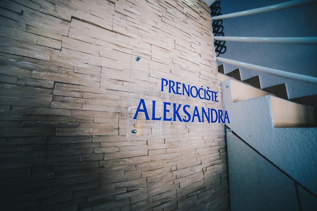 Apartmani Aleksandra U Centru Grada Kragujevac Ngoại thất bức ảnh